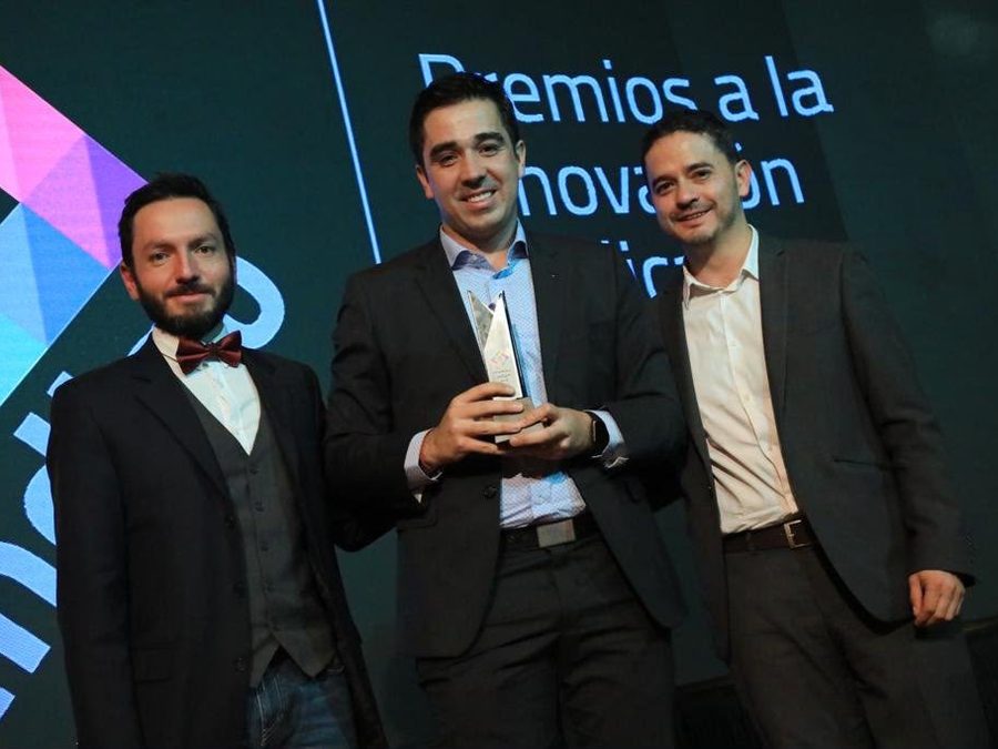 Andrés Aristizábal recibe el Premio a la Innovación